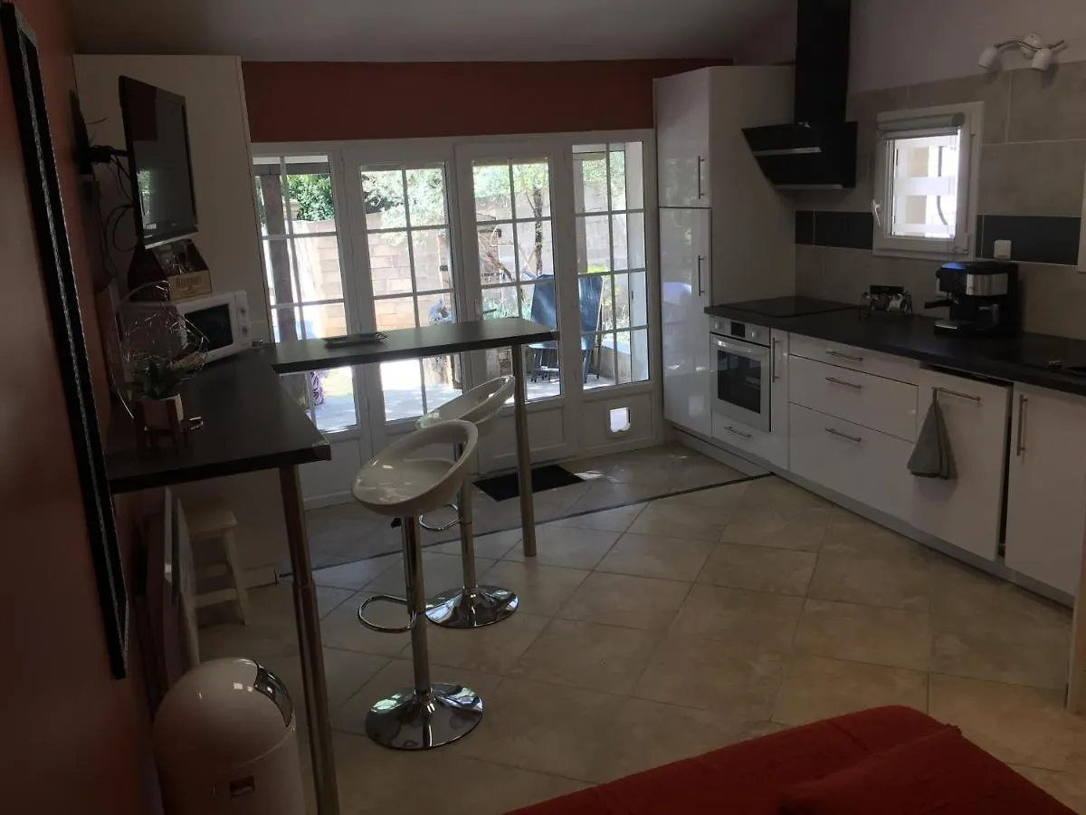 Dependance Individuelle Appartement Nans-les-Pins 0*,  Frankrijk